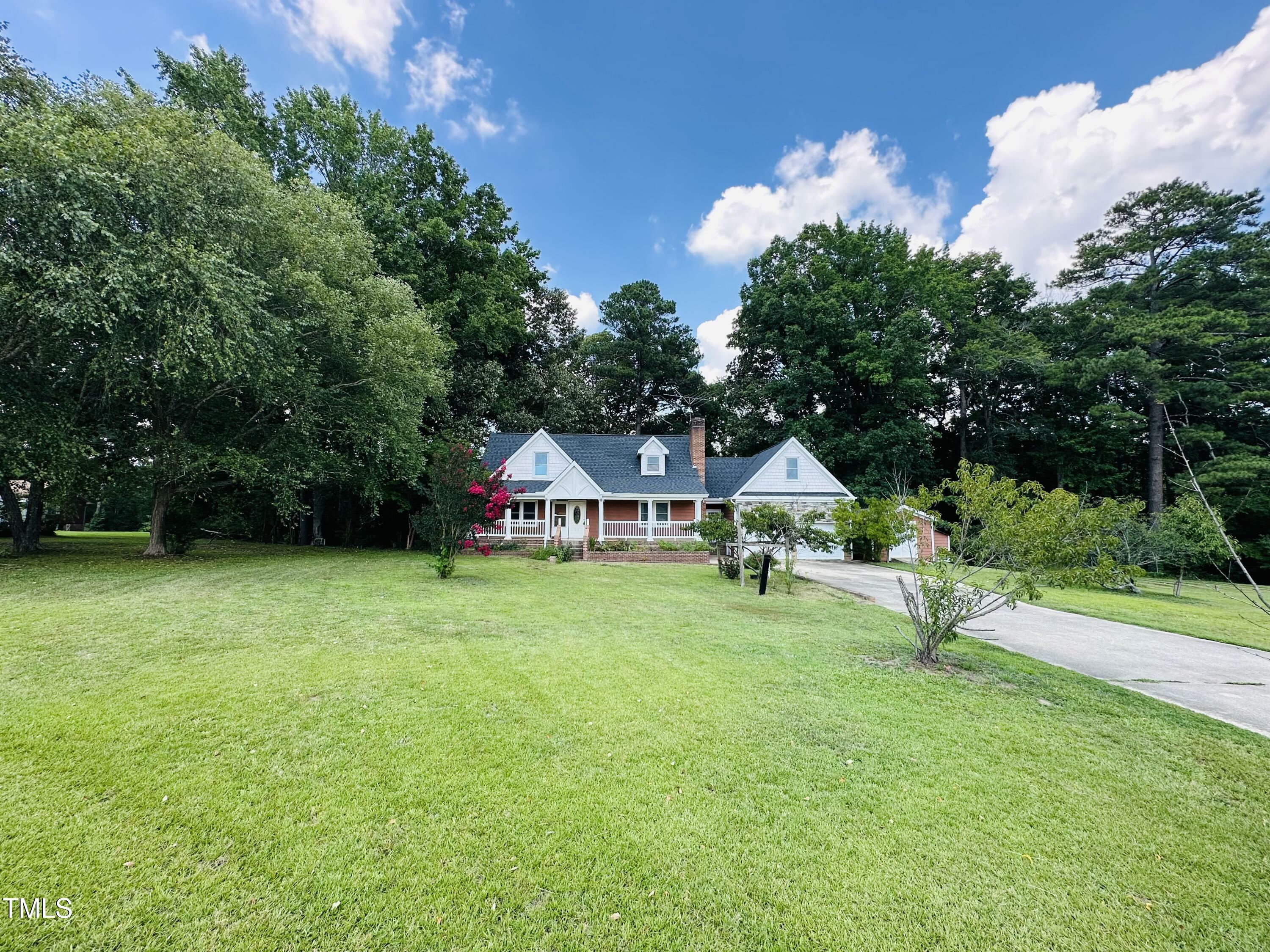 Property Photo:  101 Creekside Drive  NC 27576 