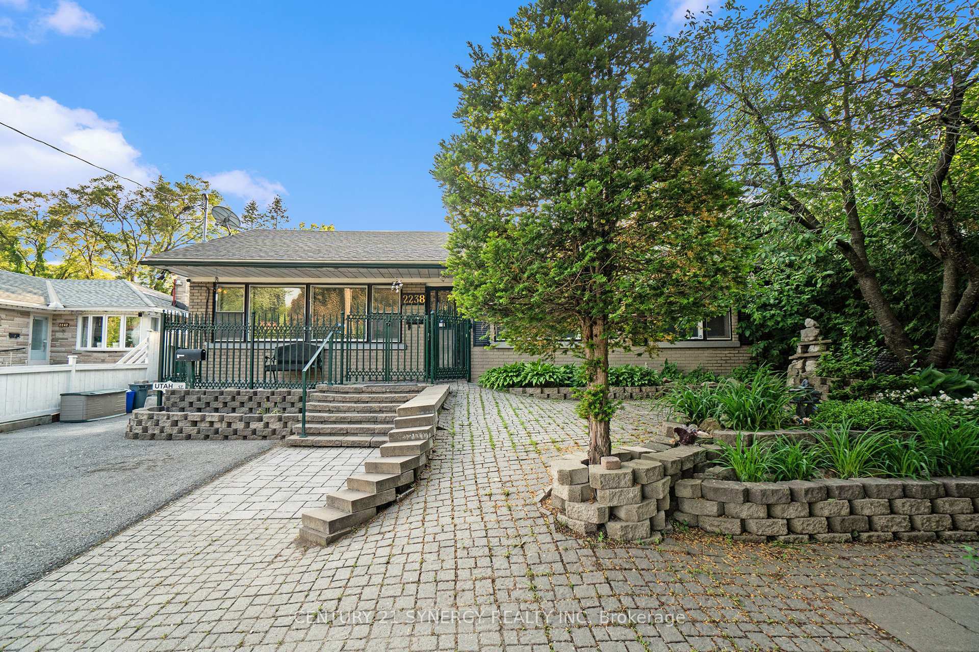Photo de la propriété:  2238 Utah Street  ON K1H 7W8 