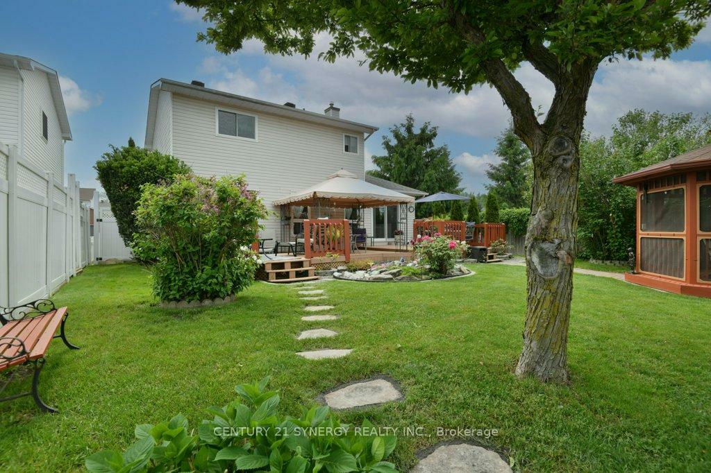 Photo de la propriété: 51 Mika Street ON K2S 1K6