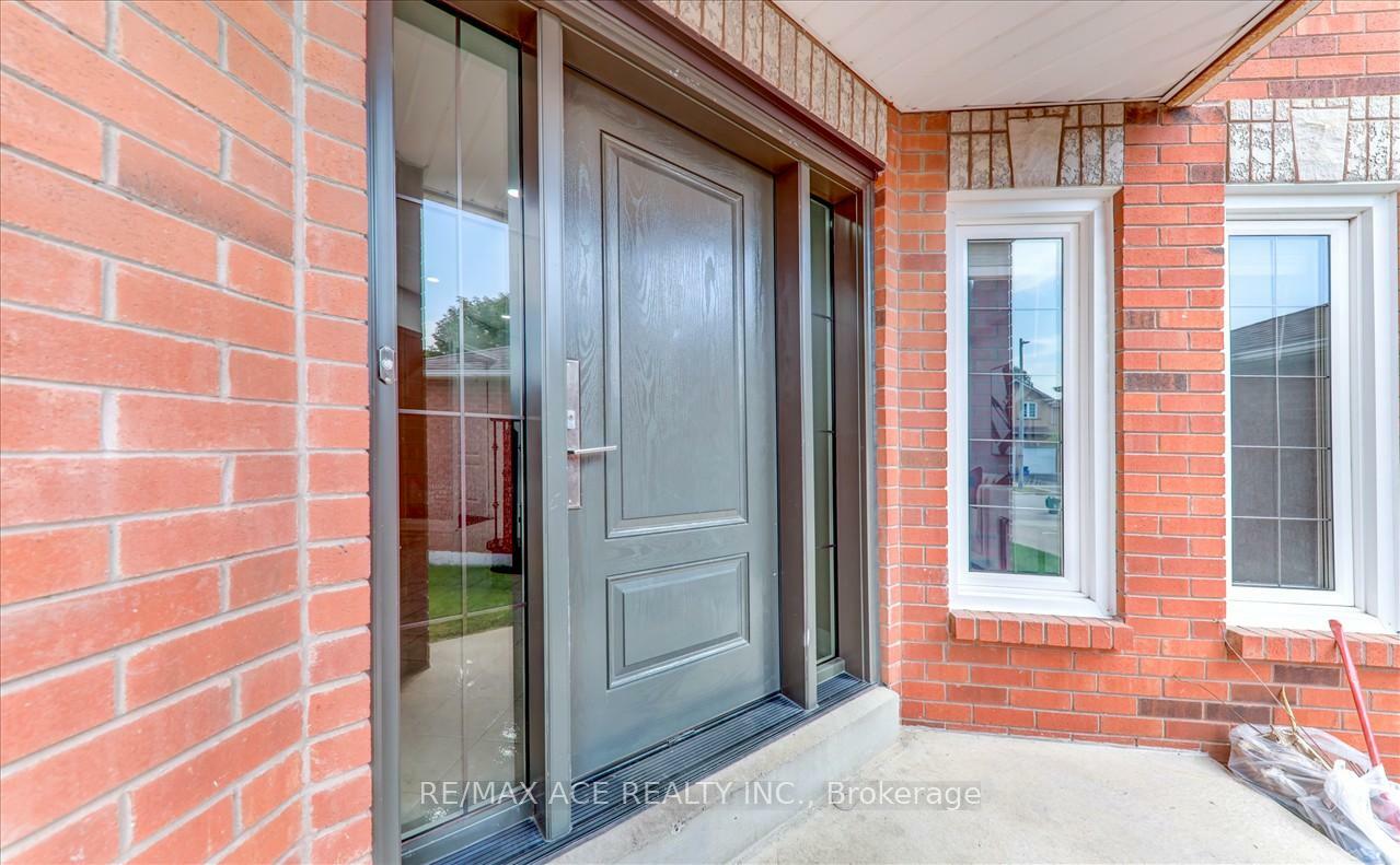 Property Photo:  