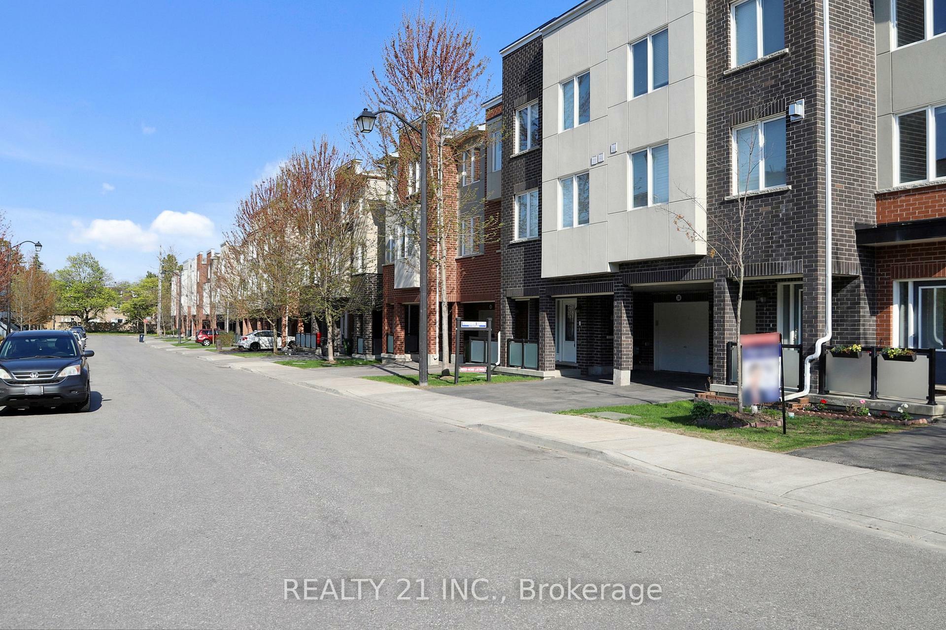 Property Photo:  42 Heron Park Pl Place N  ON M1E 0B8 