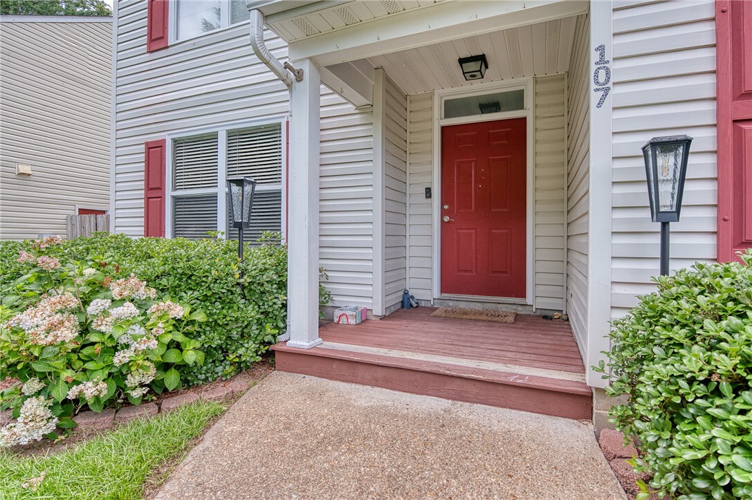 Property Photo: 107 Low Ridge Road VA 23185