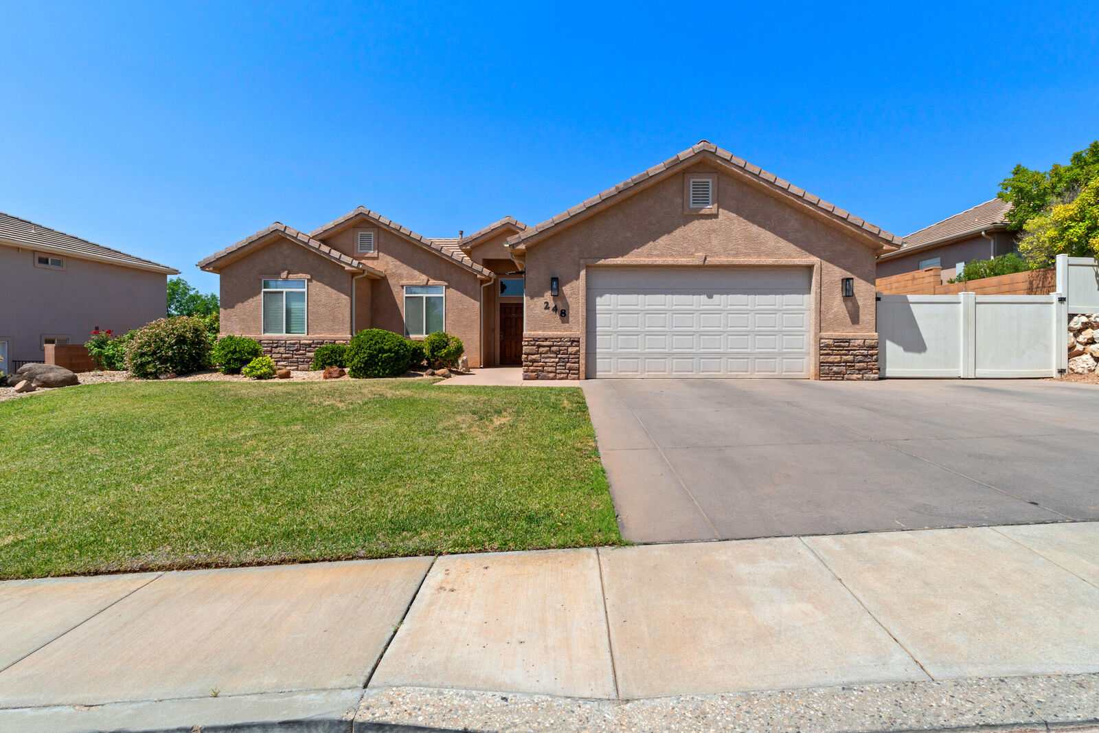 Property Photo:  248 S 2020 E Cir  UT 84790 