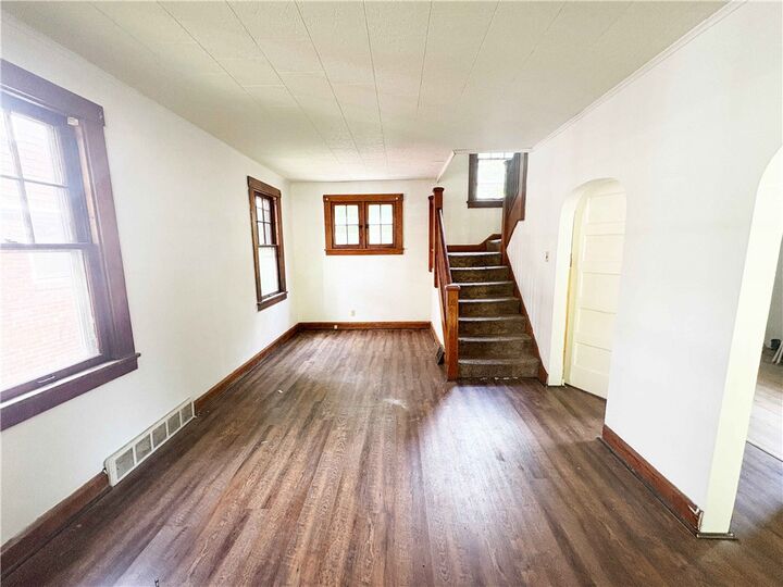 Property Photo: 800 N 6th St PA 15025