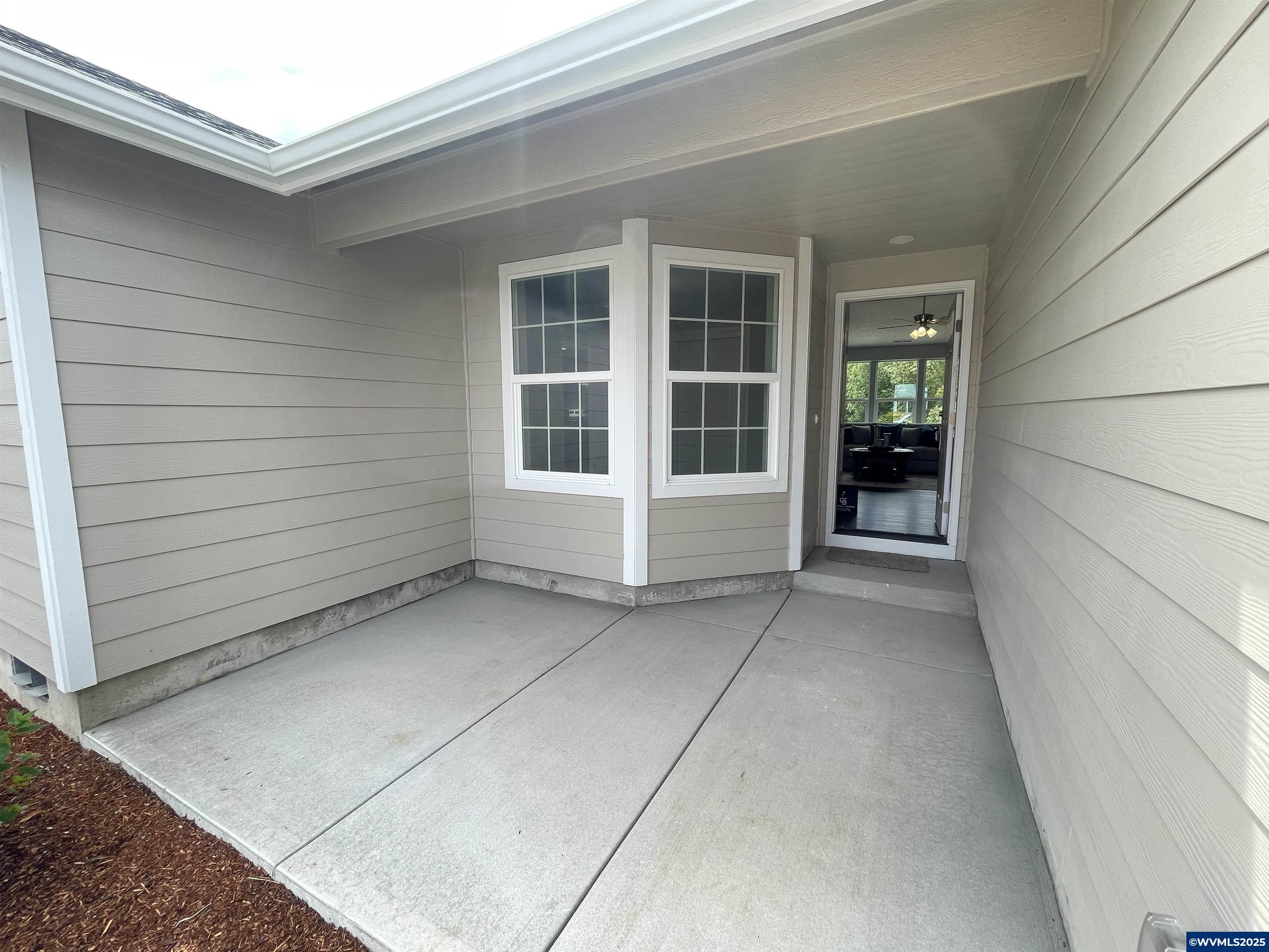 Property Photo: 1240 Hop St SW OR 97321