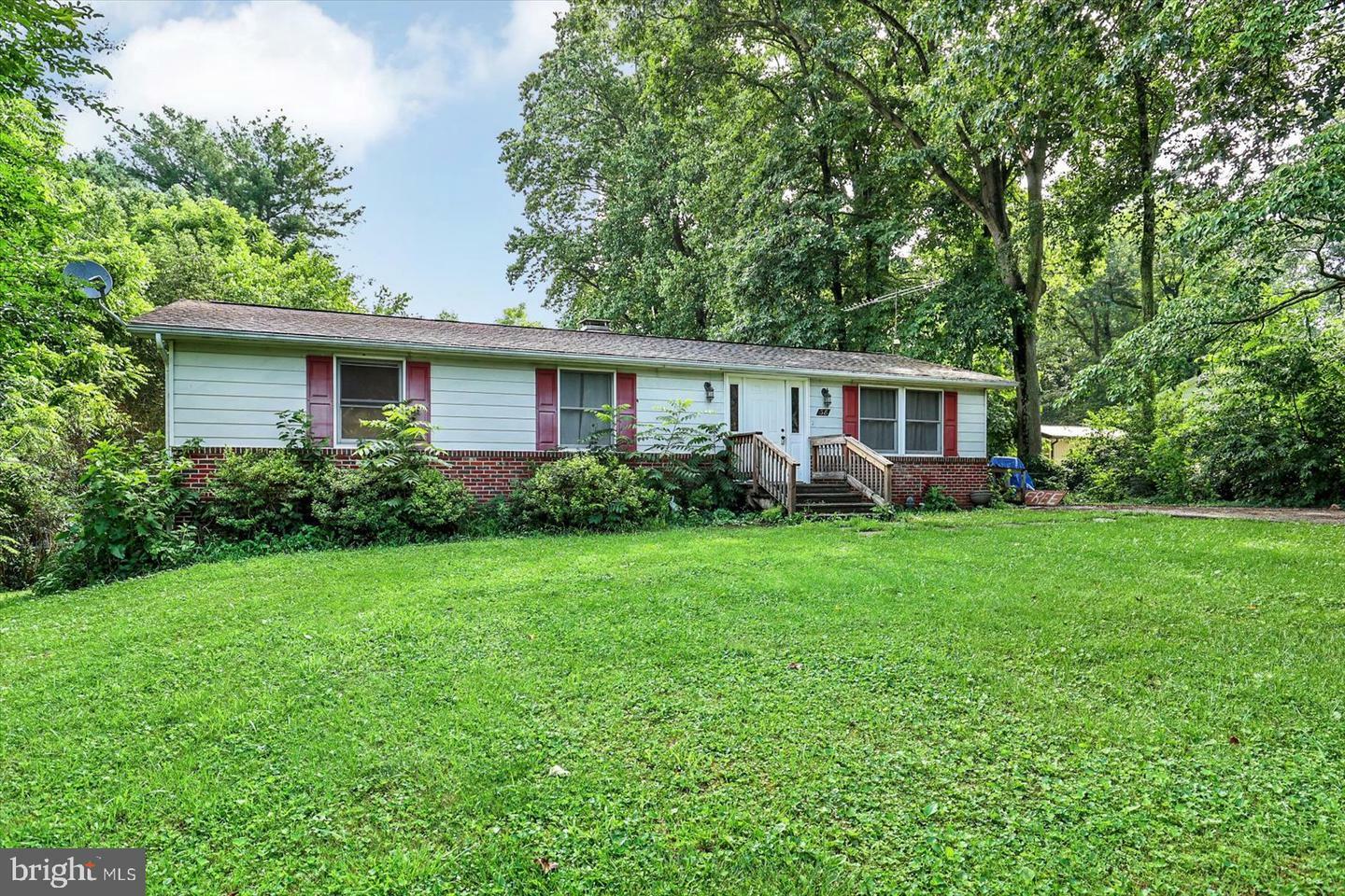Property Photo: 38 Poplar Drive PA 17314