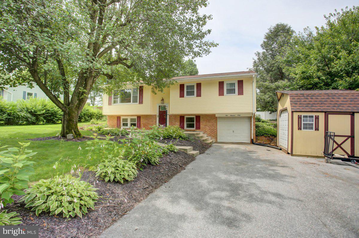 Property Photo: 140 Echo Drive PA 17202