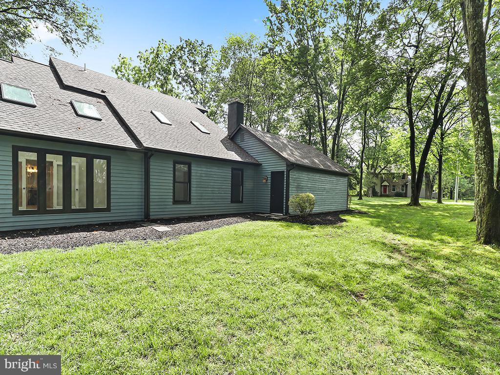 Property Photo: 476 N Shady Retreat Road PA 18901