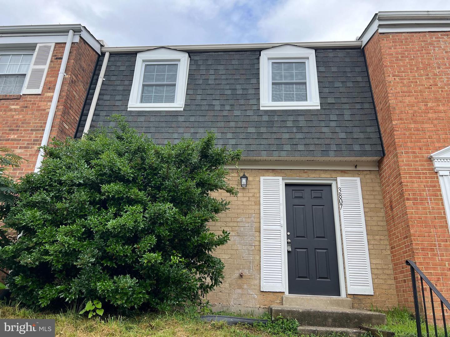 Property Photo: 3807 Port Hope Point VA 22172
