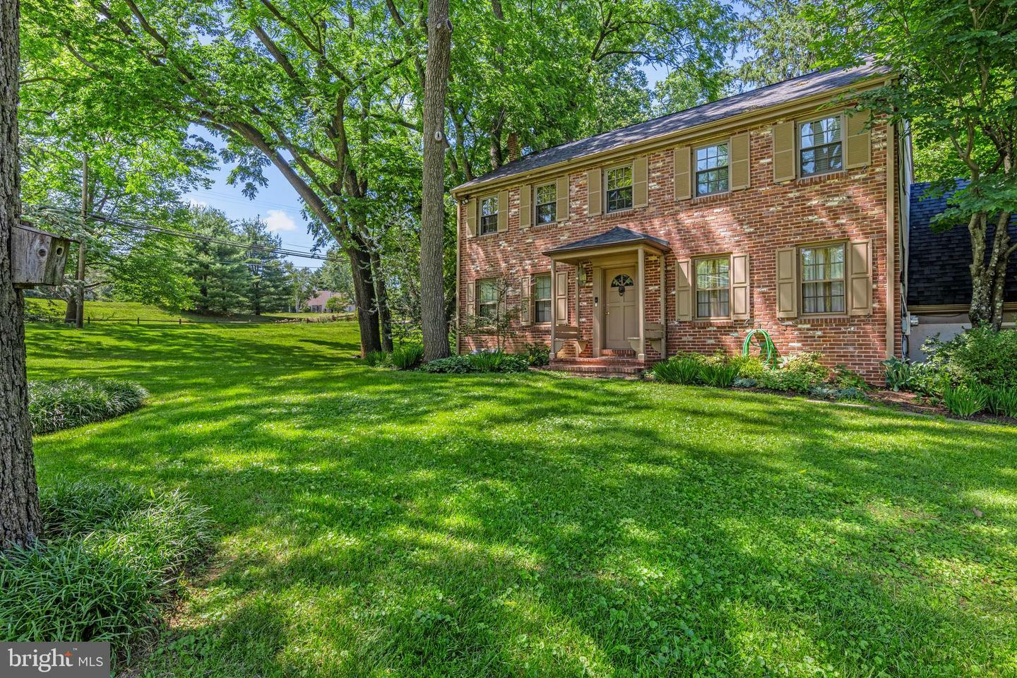 Property Photo: 931 Hollow Road PA 19087