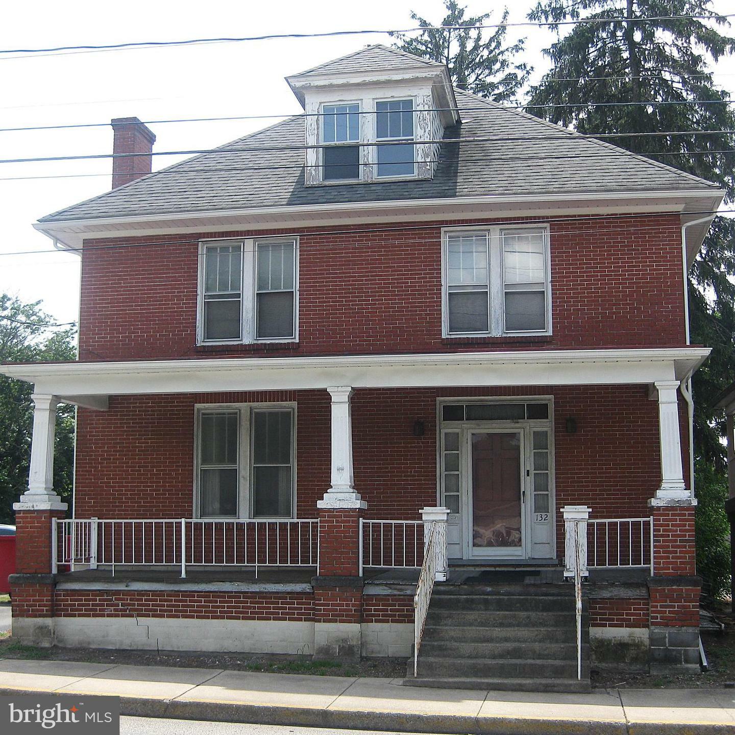 132 N Earl Street  Shippensburg PA 17257 photo