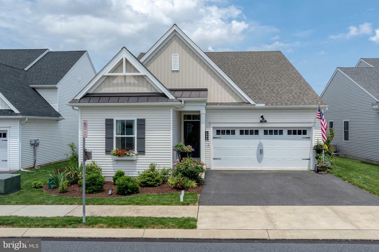 Property Photo:  1806 Emerald Way  PA 17552 