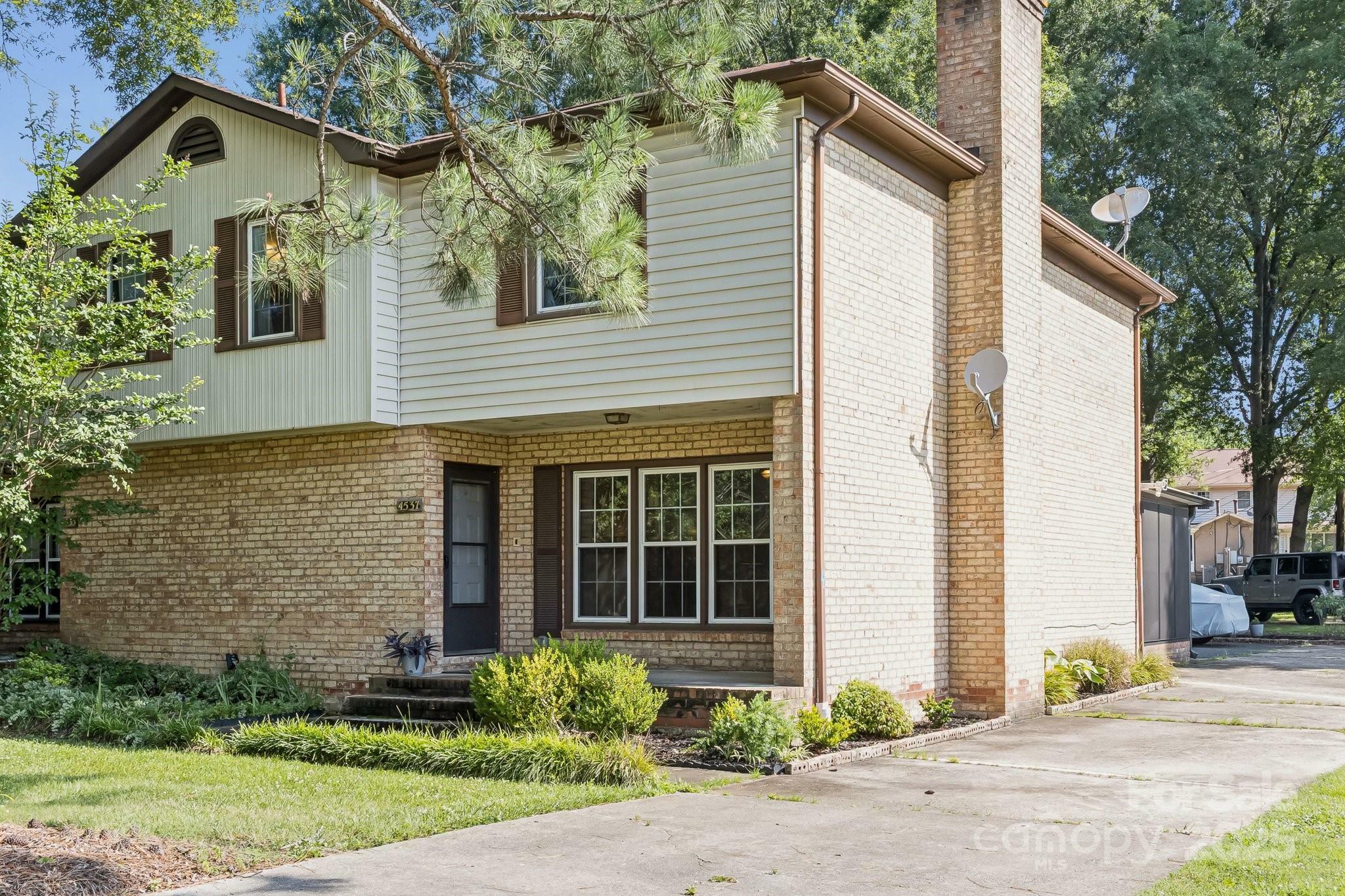 Property Photo: 4537 Swan Meadow Lane NC 28226