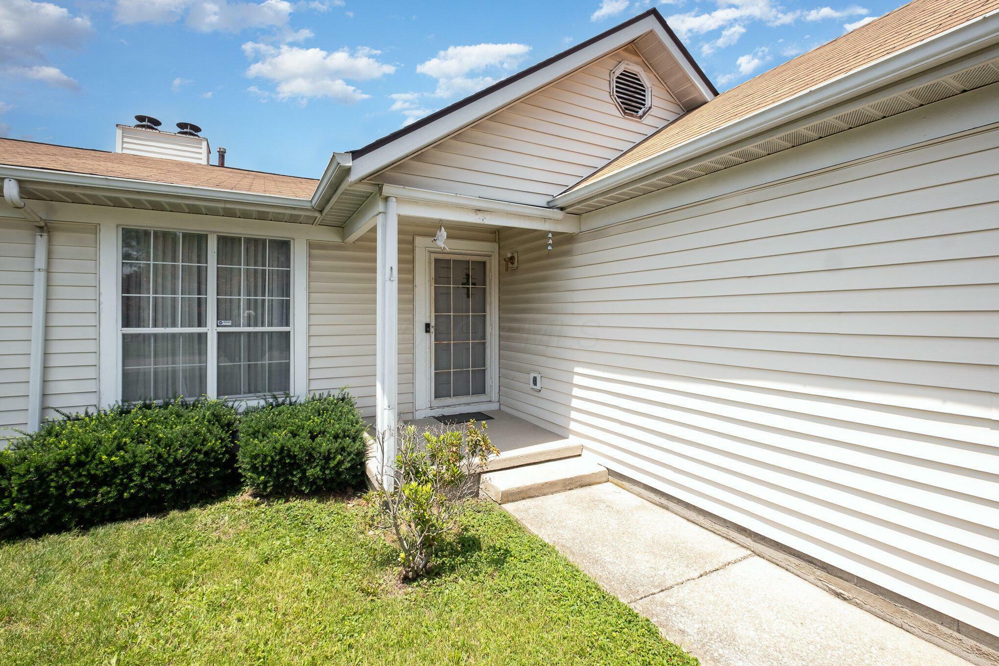 2939 Arrowsmith Drive  Reynoldsburg OH 43068 photo