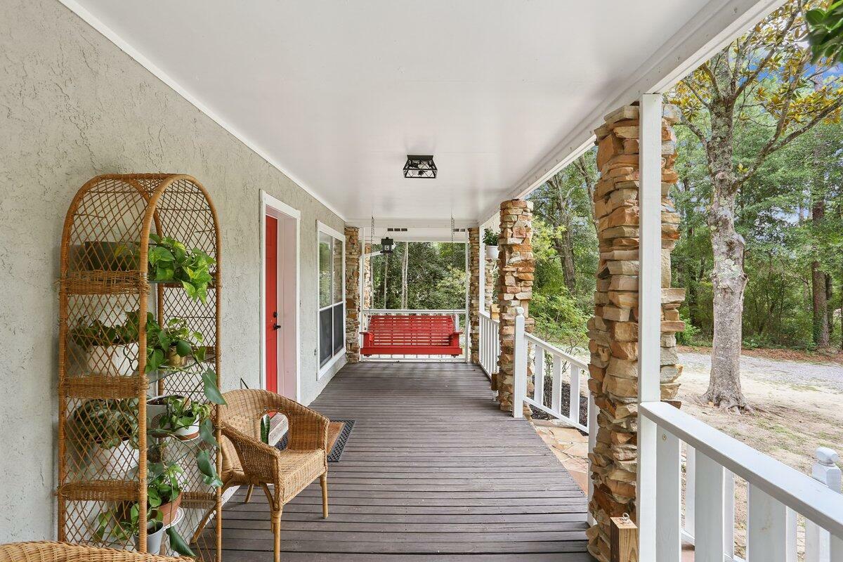 Property Photo: 107 Shell Drive FL 32536