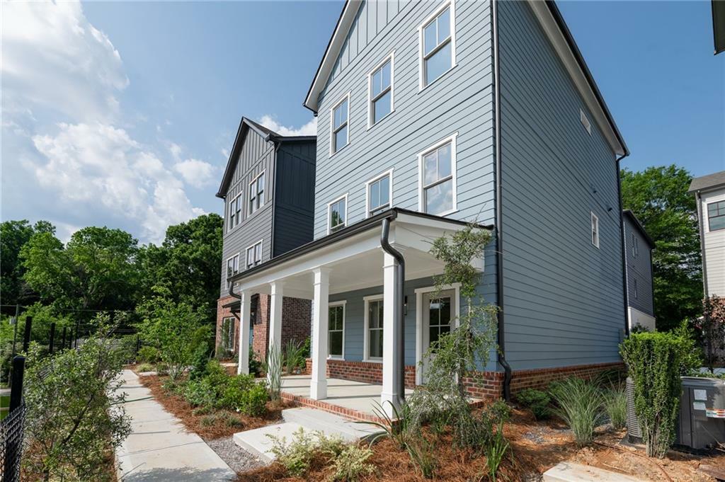Property Photo: 3272 Stillwood Way GA 30354