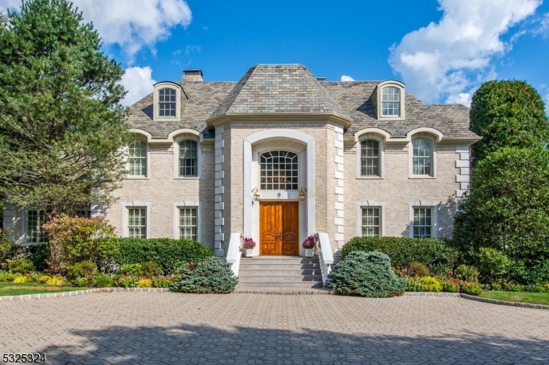 Property Photo:  9 Meadow Ct  NJ 07045 