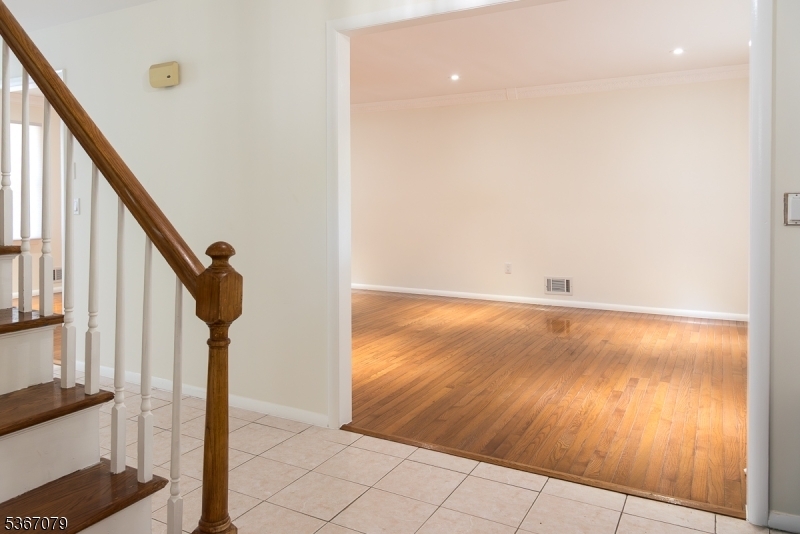 Property Photo:  9 Starlite Ct  NJ 07090 