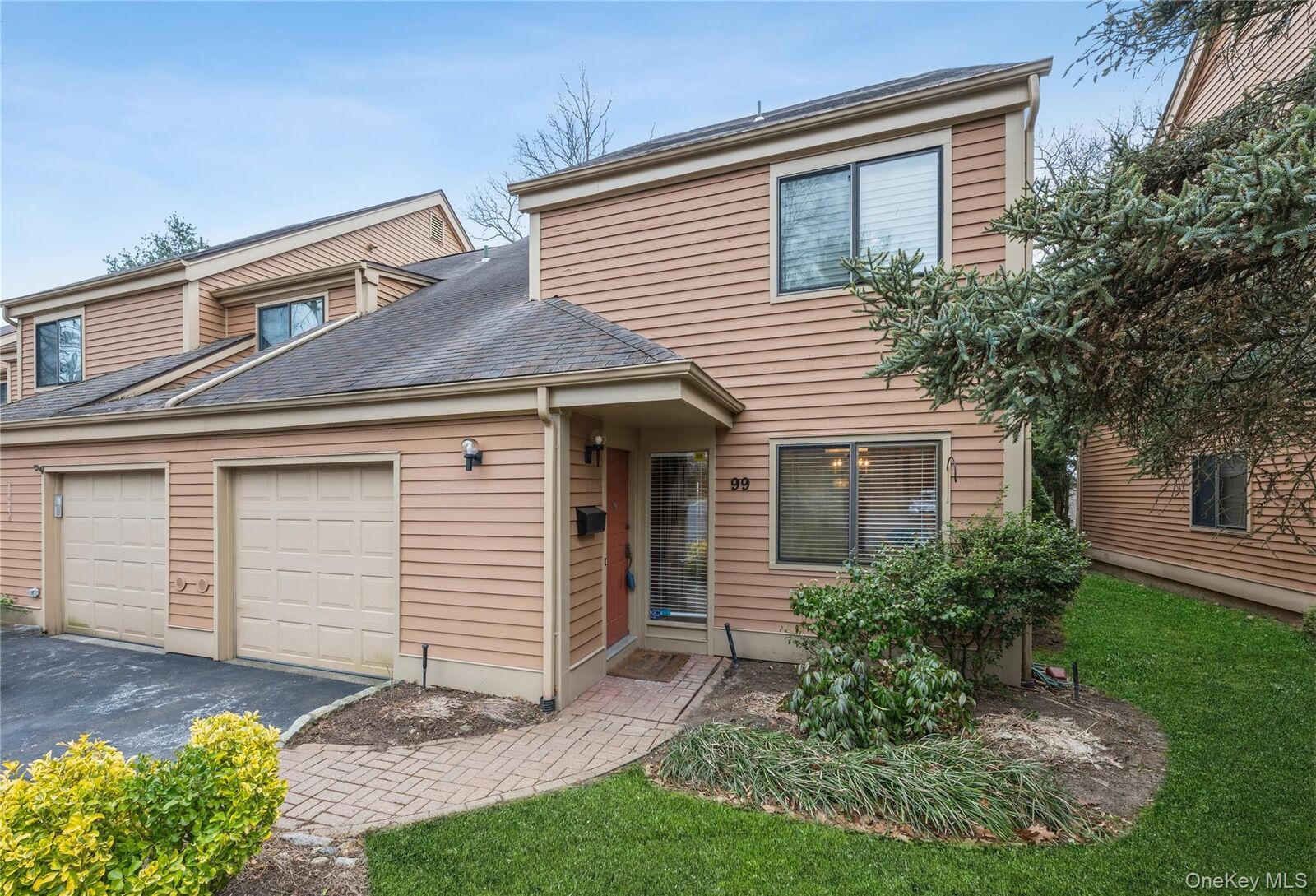 Property Photo:  99 Brush Hollow Close  NY 10573 