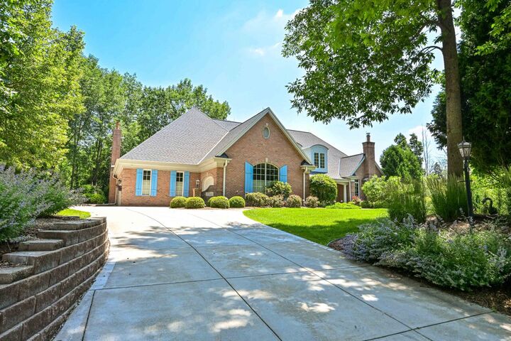 Property Photo: 11920 N Wilderness Ct WI 53092