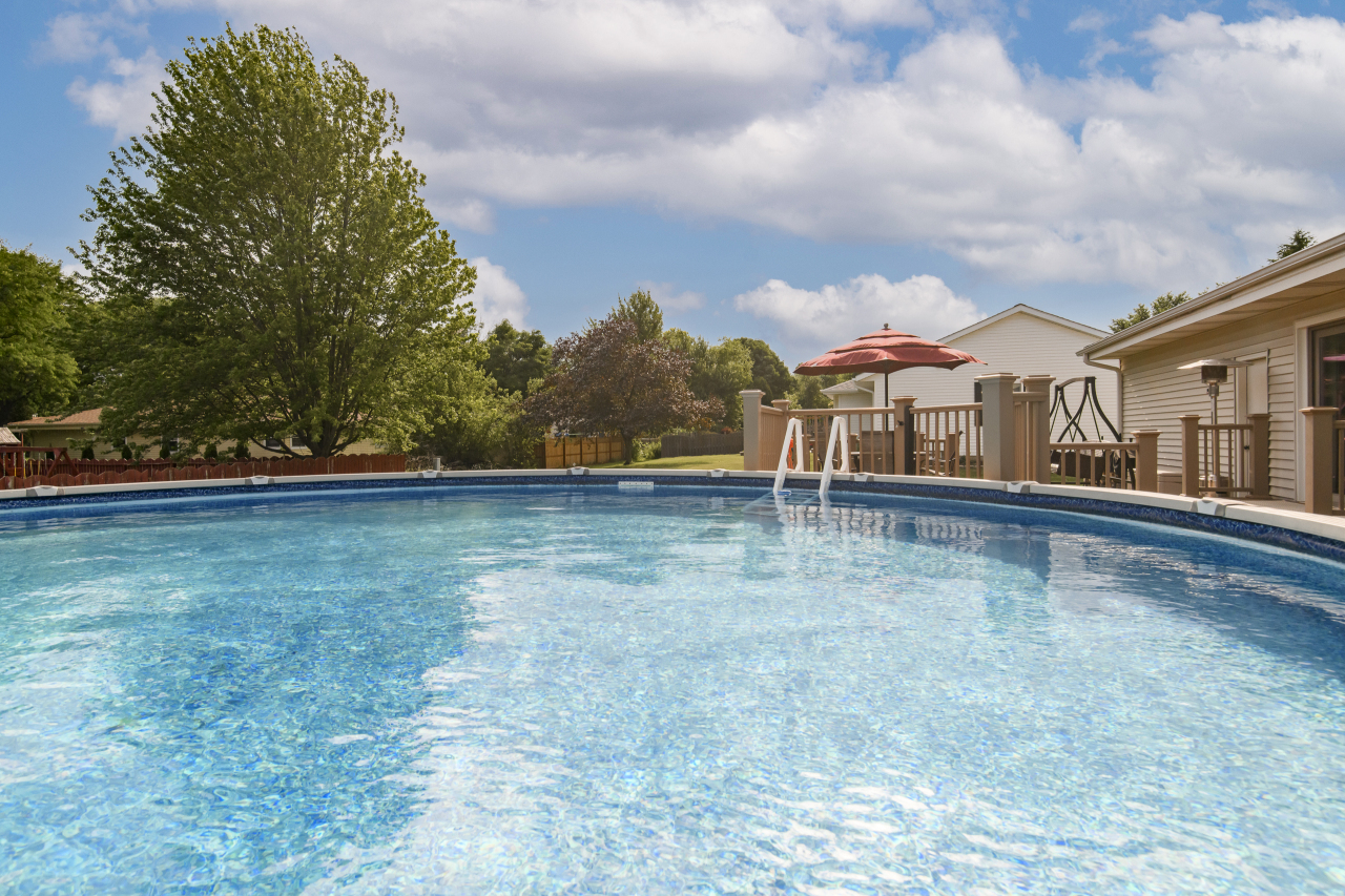 Property Photo: 2901 W Hilltop Ln WI 53132