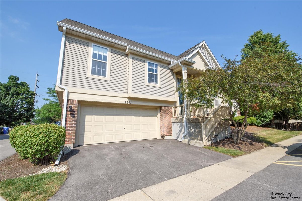 Property Photo: 2647 N Greenwood Avenue IL 60004
