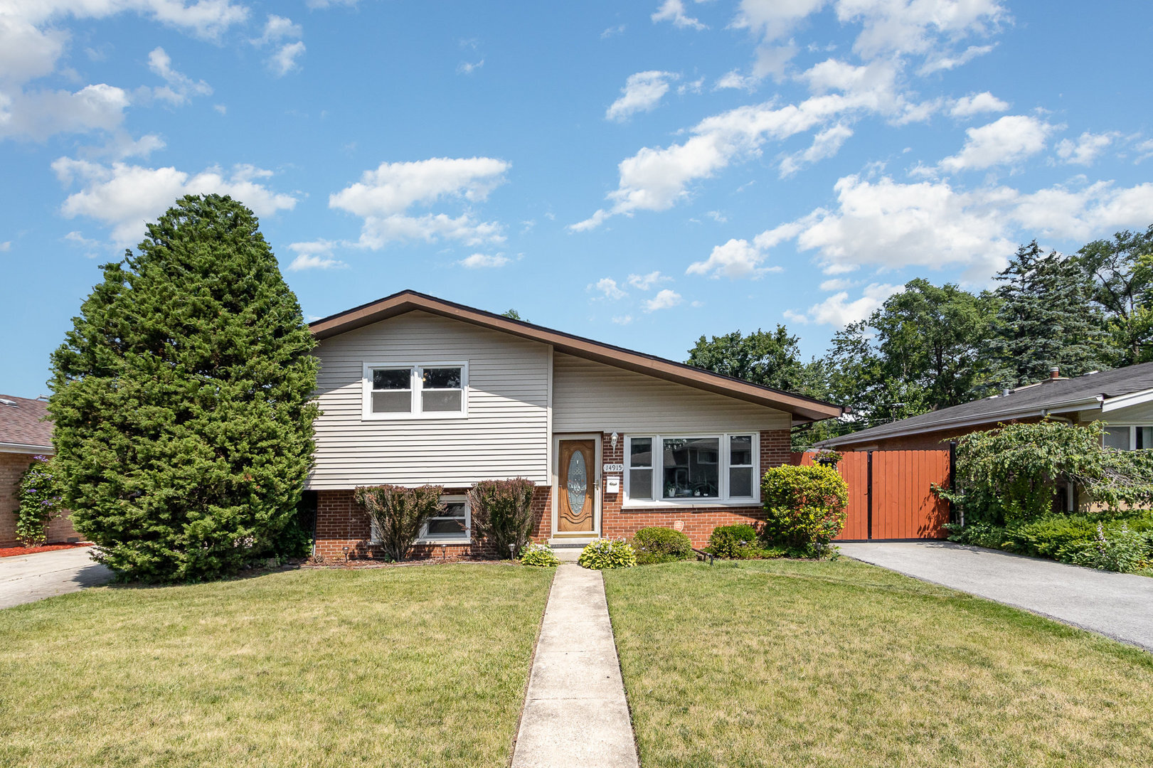 Property Photo: 14915 Knox Avenue IL 60445