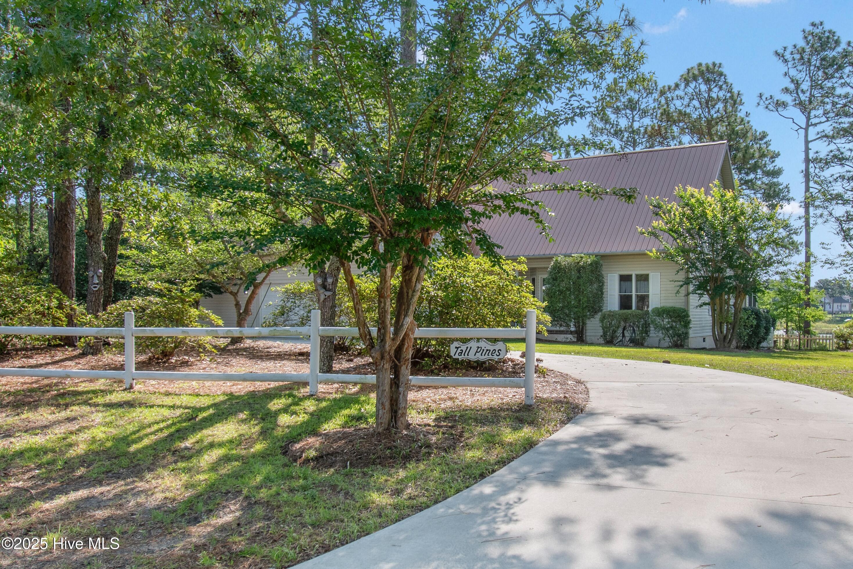 Property Photo:  930 Holly Point Road  NC 28461 