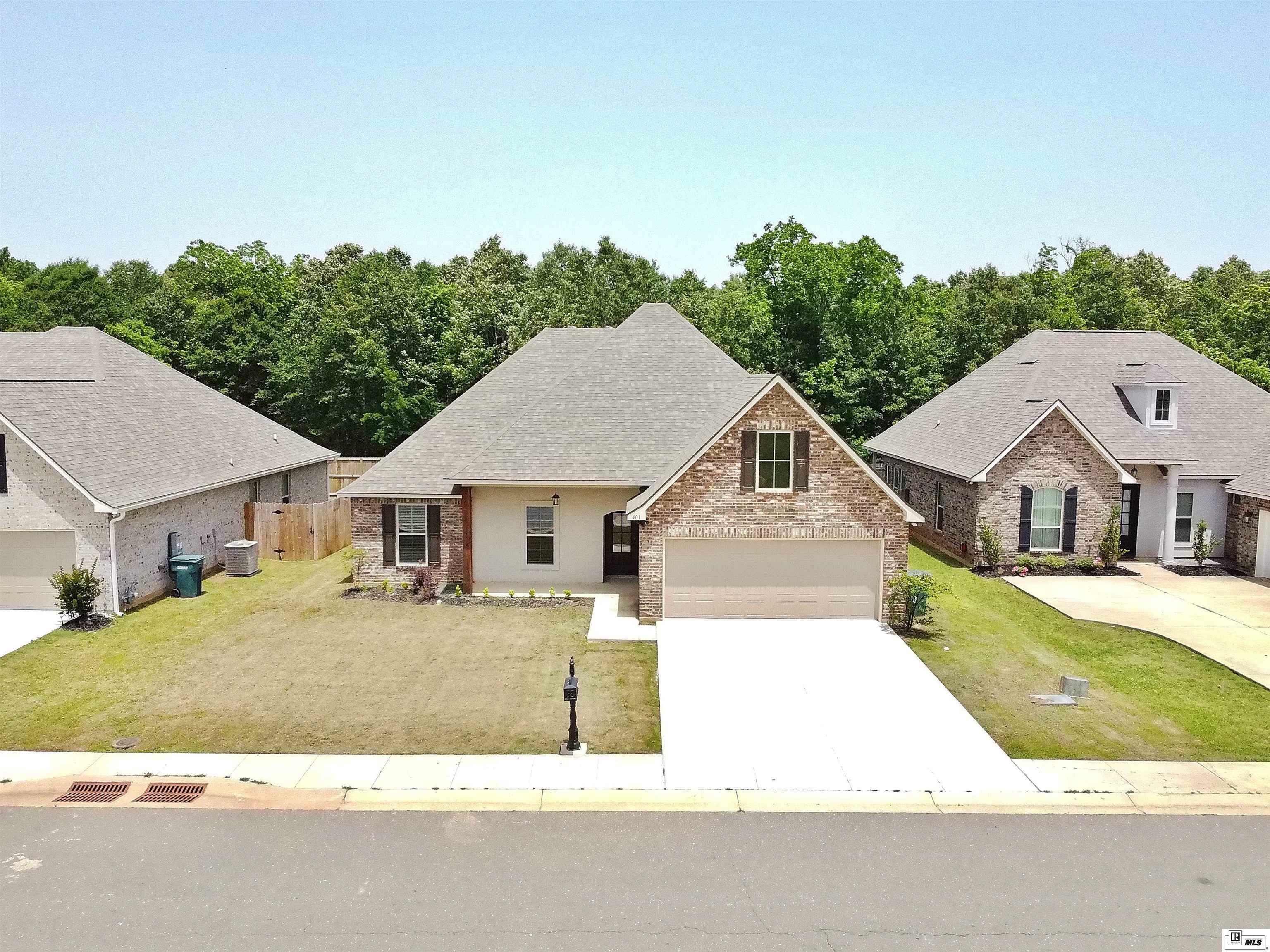 Property Photo: 401 Florio Court LA 71203