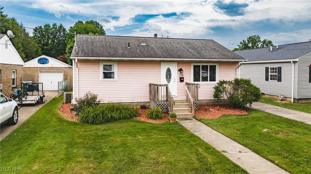 Property Photo:  114 E 6th Street  WV 26187 