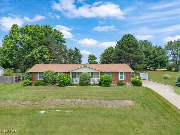 1133 Scenicrest Street NW  Uniontown OH 44685 photo