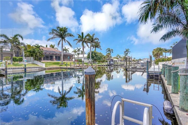 Property Photo: 1105 Lenox Ct FL 33904