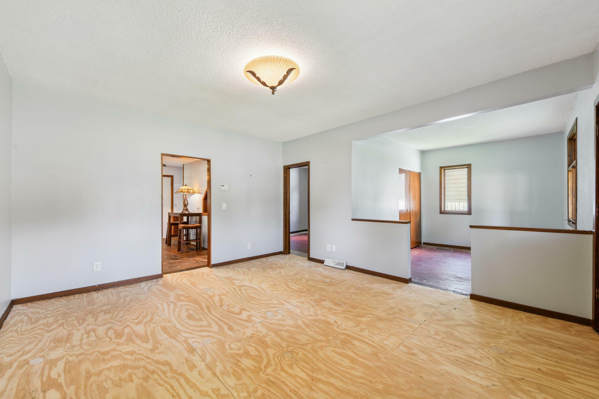 Property Photo: 306 6th Avenue W MN 55379