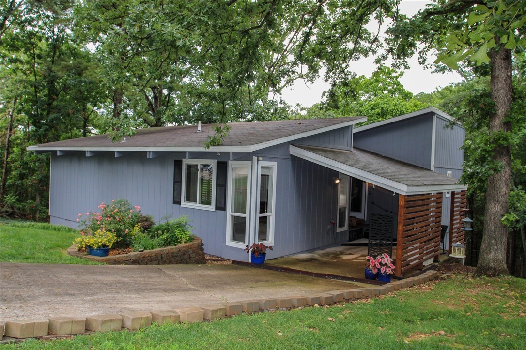 Property Photo: 12 Branston Circle AR 72714
