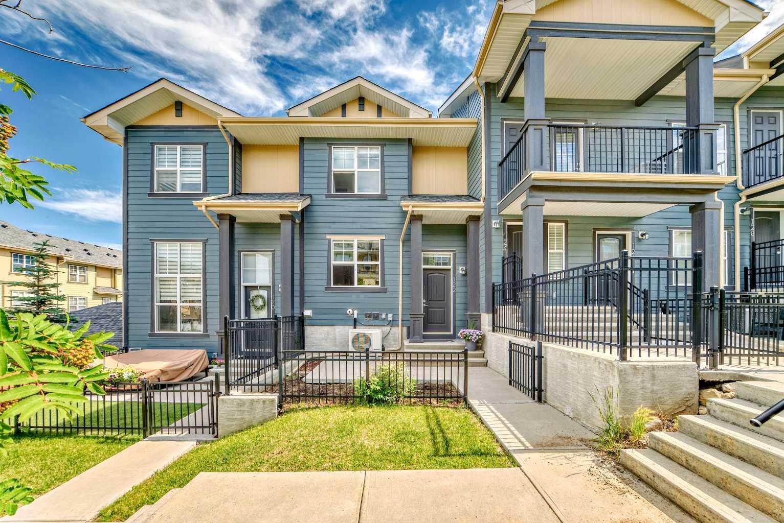 Property Photo: 122 Evanscrest Gardens NW AB T3P 0S1