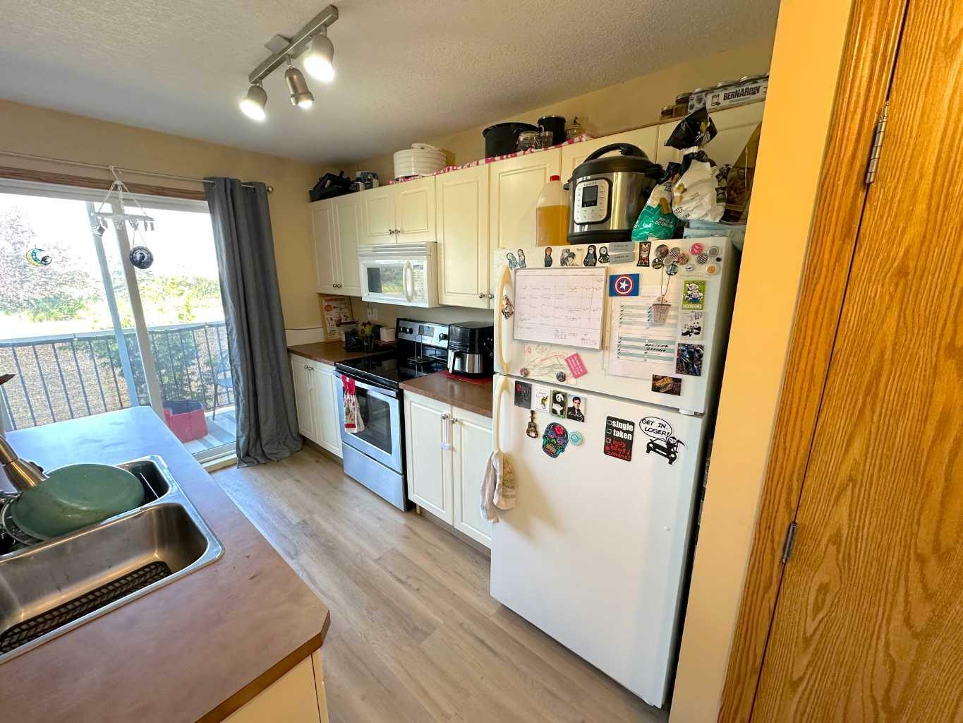 Property Photo: 20 Jacobs Close 13 AB T4P 4C9