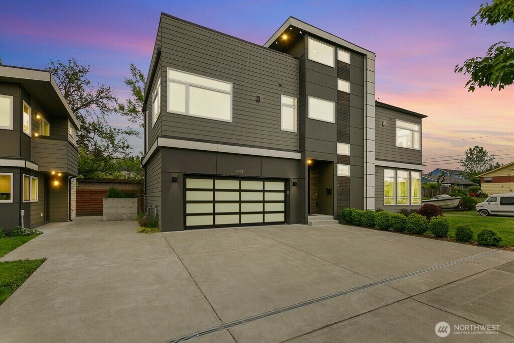 Property Photo:  4502  41st Avenue S  WA 98118 