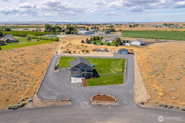 Property Photo: 5140 Road 6.9 NE WA 98837