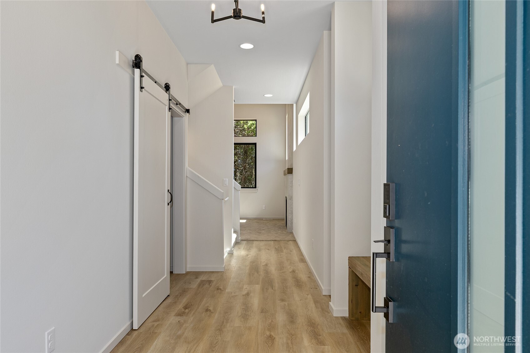 Property Photo:  629  Adventure Place  WA 98922 