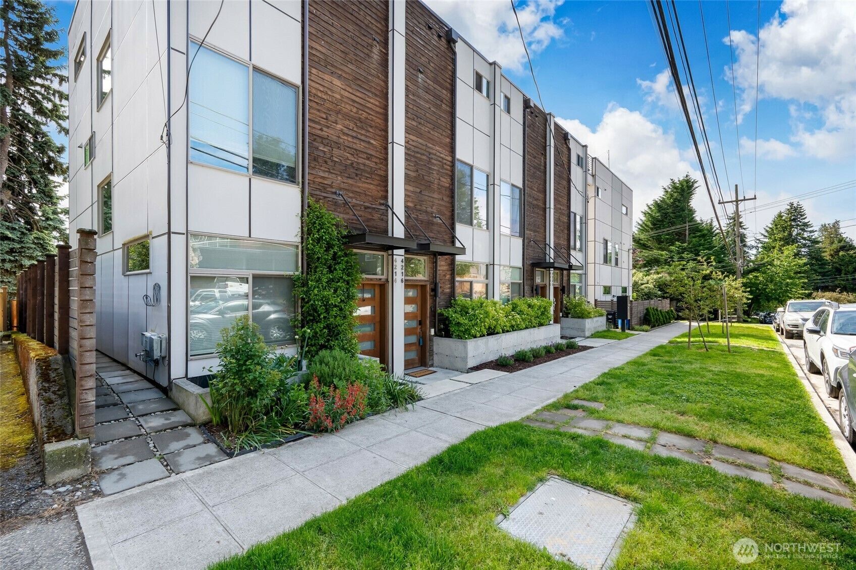 Property Photo:  4216  30th Avenue SW  WA 98126 