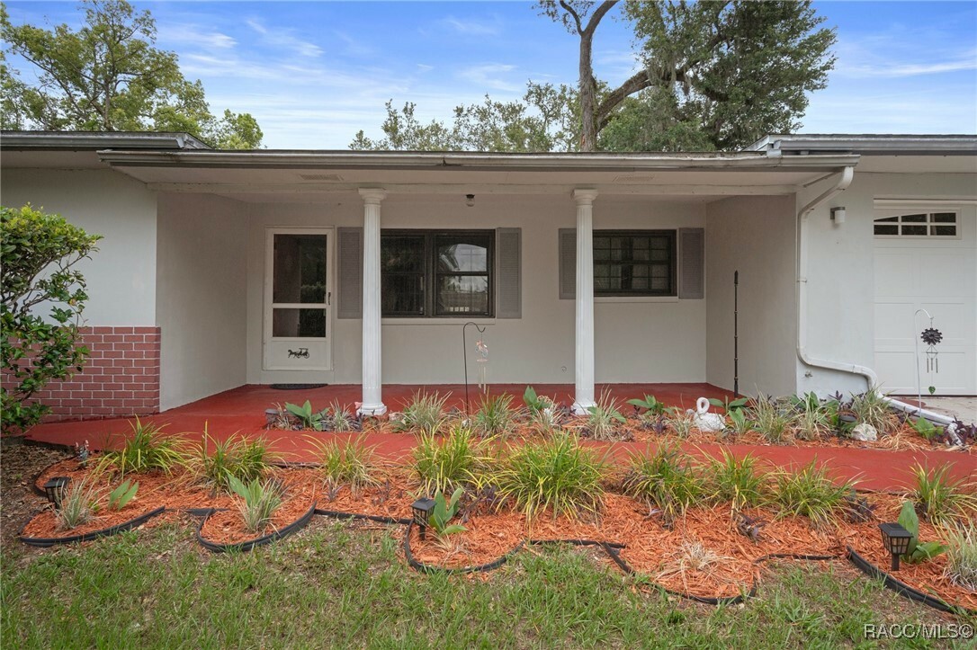 Property Photo: 6090 E Quincy Street FL 34452