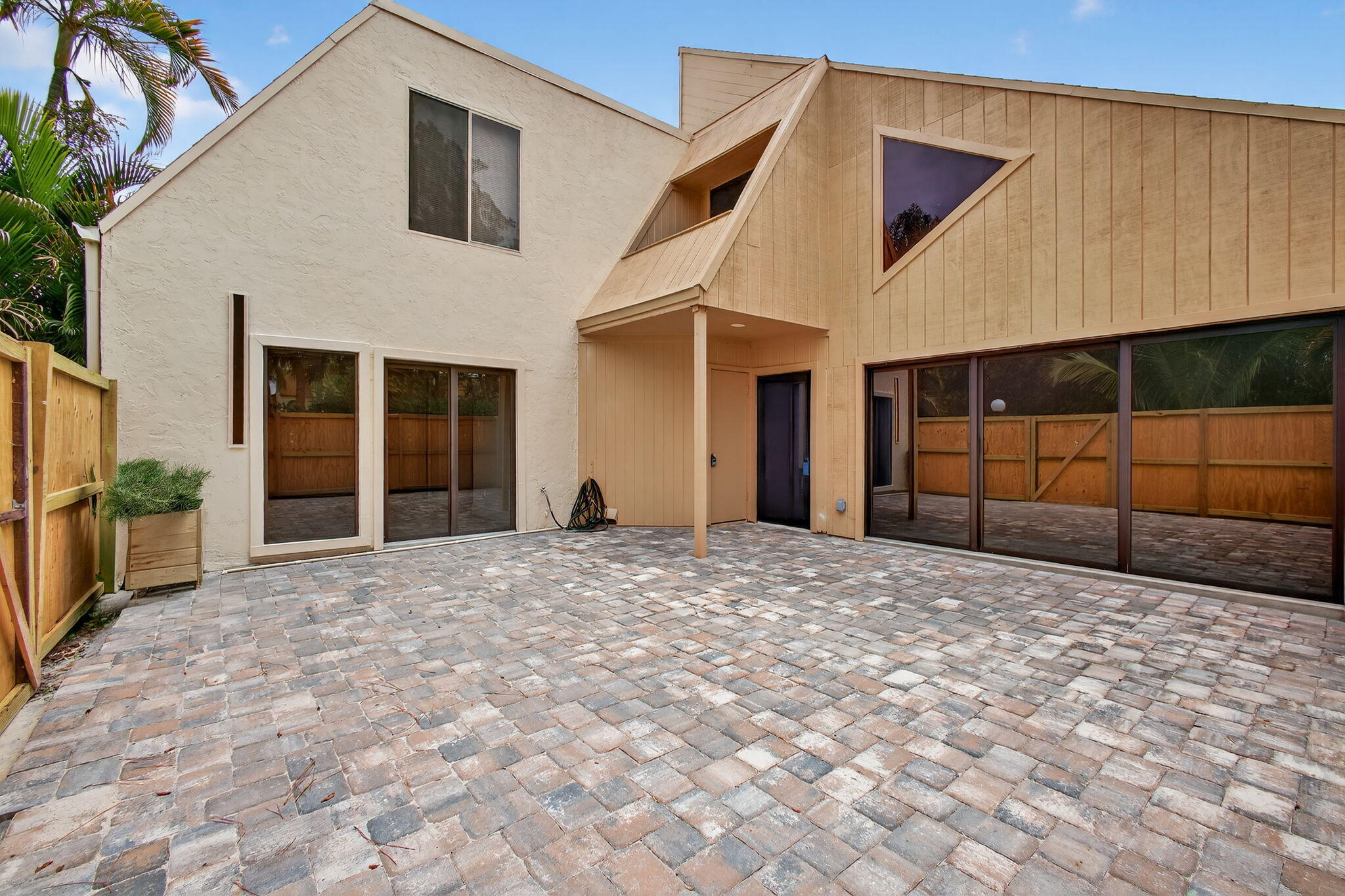 Property Photo: 1100 SE Mitchell Avenue 901 FL 34952