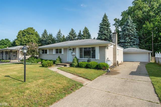 Property Photo:  2735 George Drive  MI 48092 