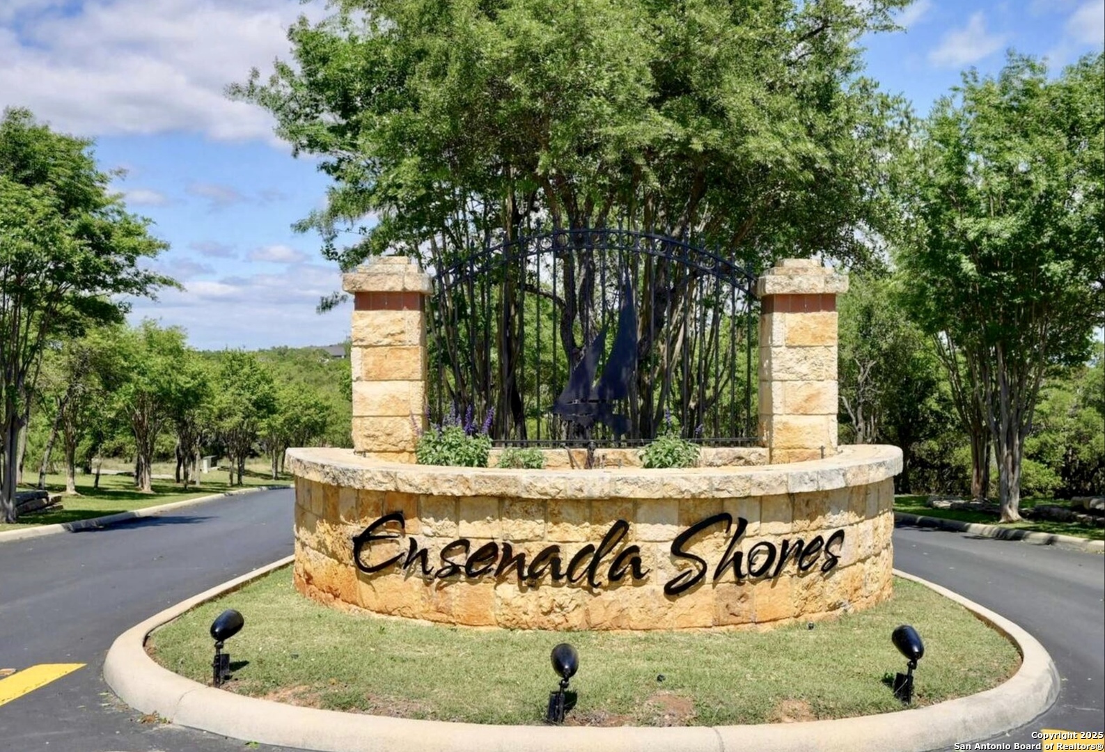 Property Photo:  250 San Salvadore  TX 78133 