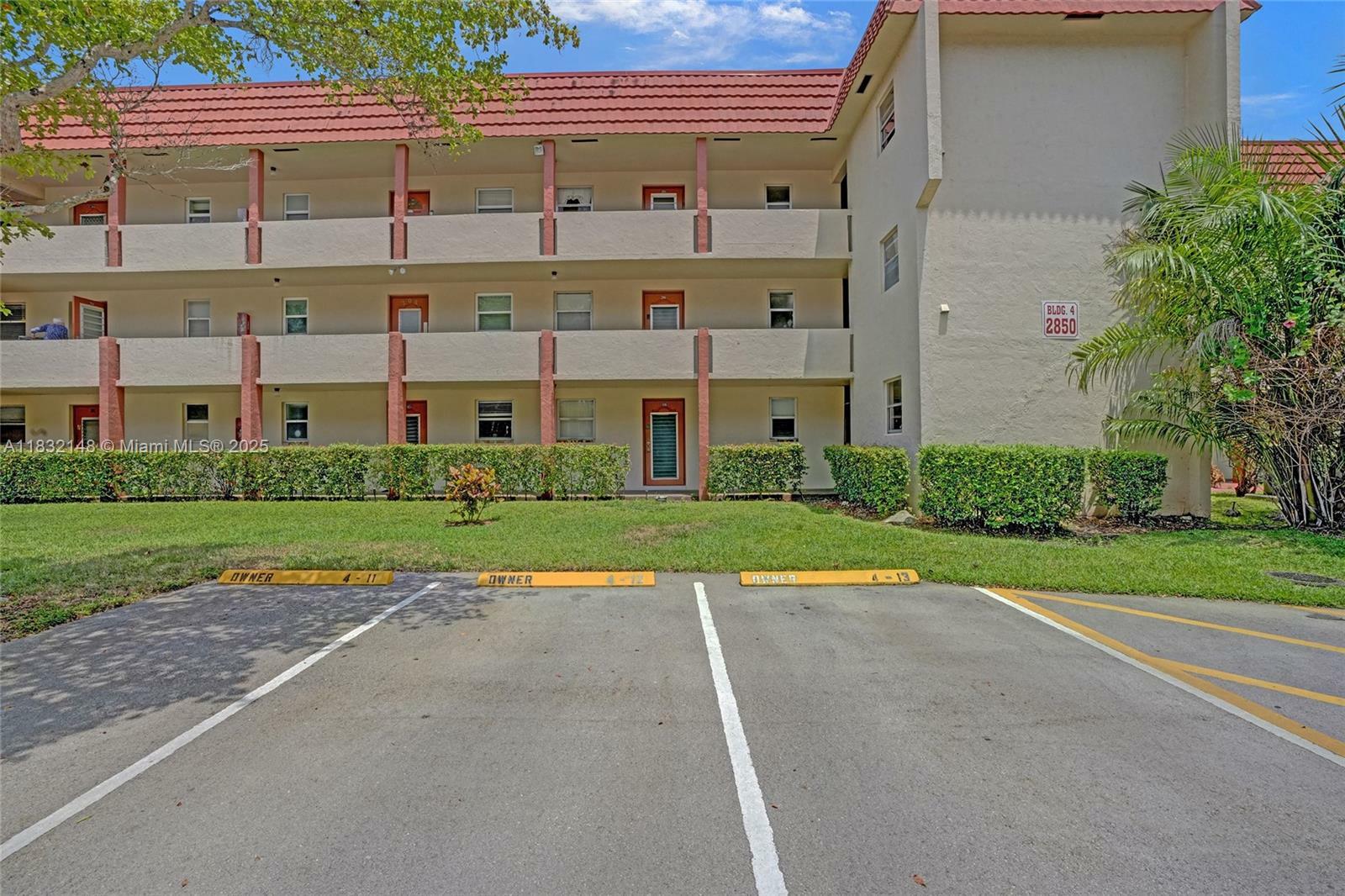 Property Photo: 2850 W Sunrise Lakes Dr 106 FL 33322