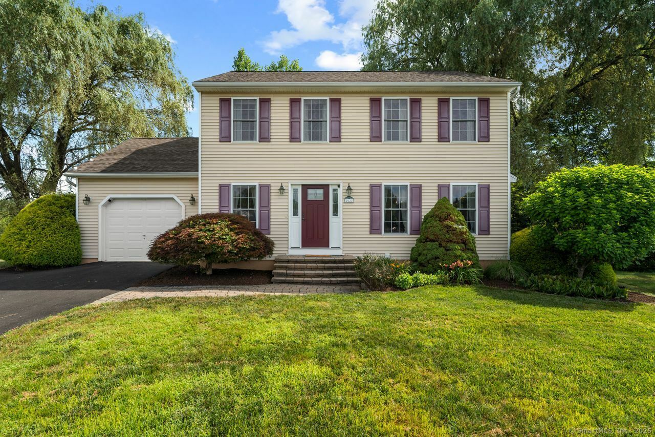 Property Photo:  62 Peach Tree Lane  CT 06037 