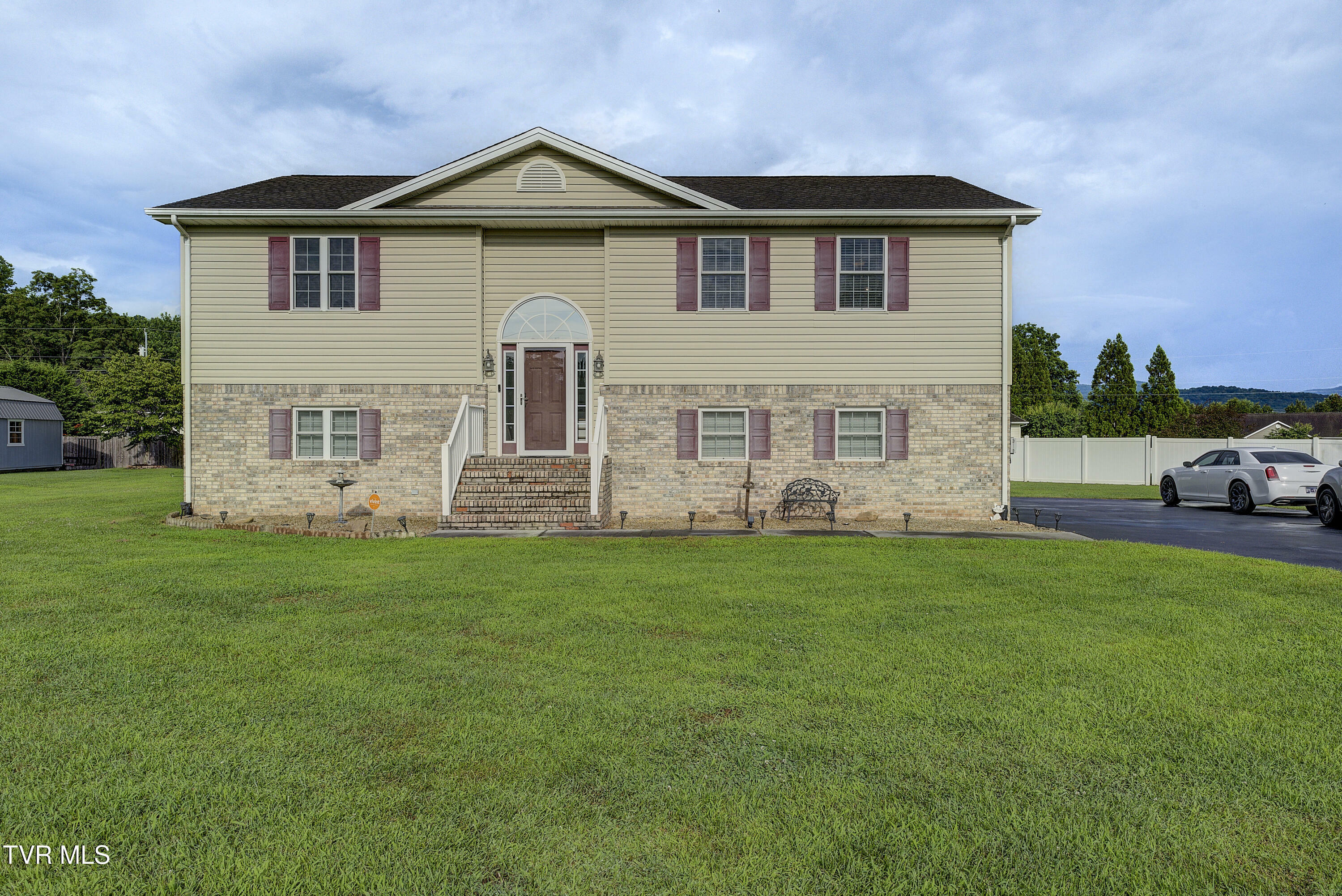 Property Photo: 134 Camelot Court TN 37643