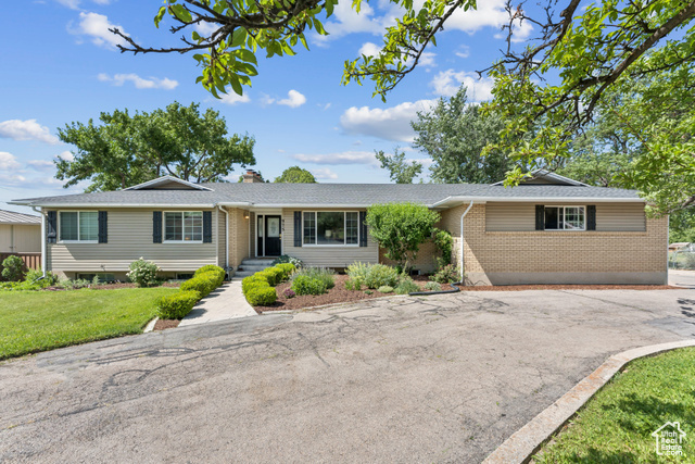 Property Photo: 975 E Canyon Breeze Ln S UT 84020