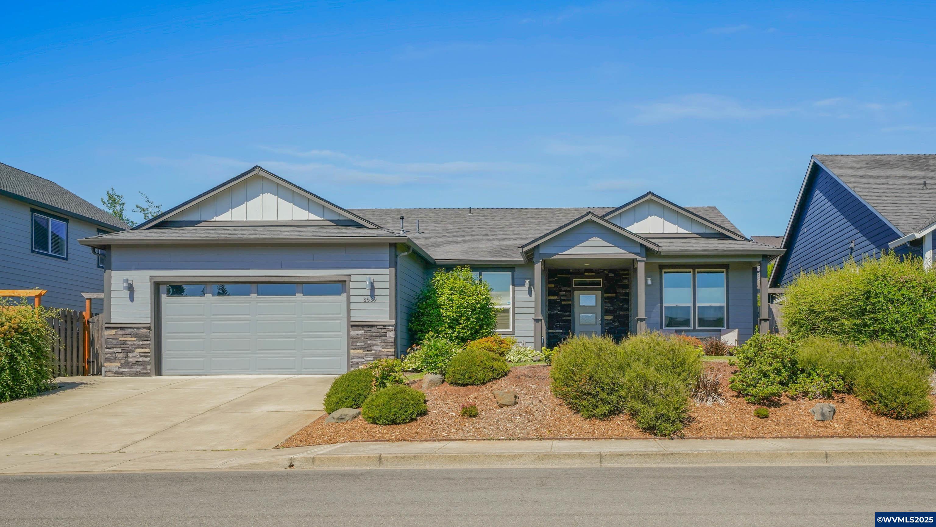 Property Photo: 5639 Cinnamon Teal St SE OR 97306