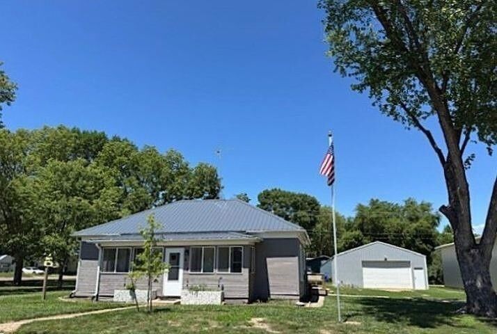 Property Photo:  612 9th St.  SD 57062 